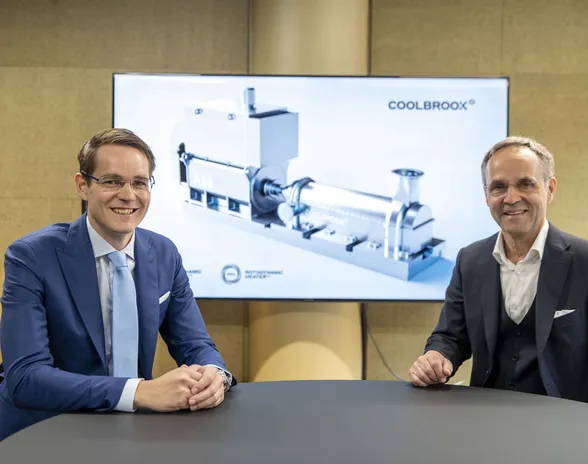 Coolbrookin teknologia leikkaa teollisuuden energiankulutusta ja päästöjä merkittävästi, kertovat toimitusjohtaja Joonas Rauramo (vas.) ja hallituksen puheenjohtaja Ilpo Kuokkanen.