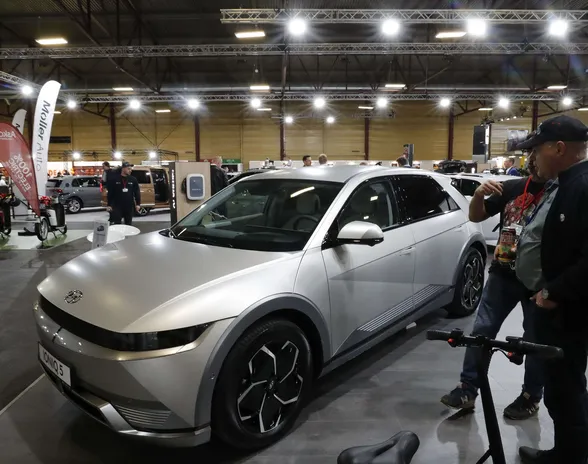 Hyundain IONIQ 5 sähköauto oli esillä International Motor Show Auto 2021 -messuilla Riiassa Latviassa.