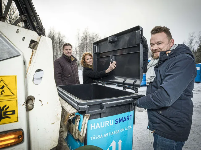 Suomalainen keksintö lopetti turhan jäteautorumban – Firma sai 1/3 enemmän  asiakkaita, mutta tyhjentää silti jäteastioita 1/3 aiempaa harvemmin |  Tekniikka&Talous
