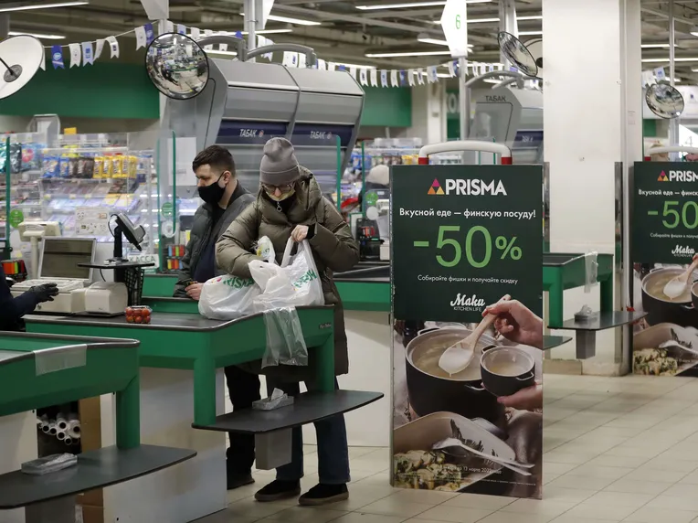 Venäjällä on nyt käynnissä hurja hintojen nousu – Länsimaisten tuotteiden  hinnat pompanneet jopa 50 prosenttia | Talouselämä