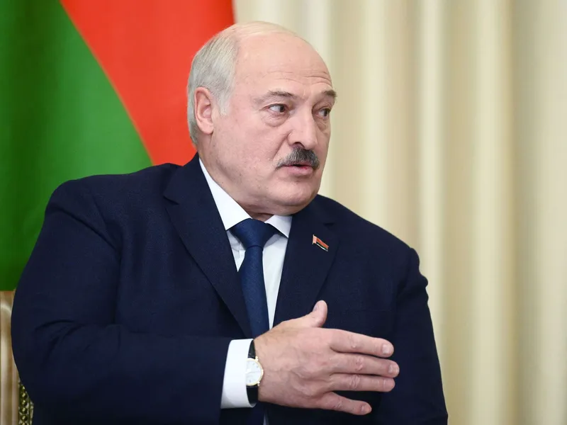 Presidentti Aljaksandr Lukašenka johtaa diktaattorimaisin ottein Valko-Venäjää.