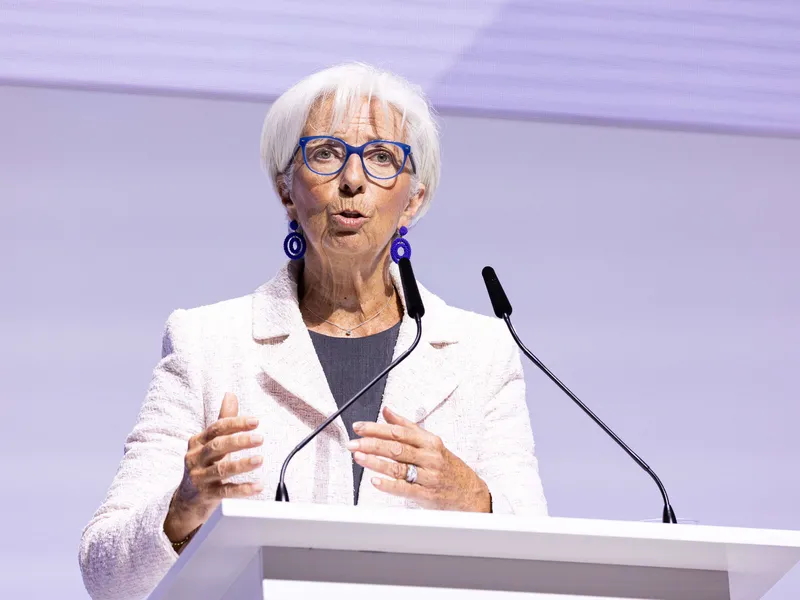 Hanoverissa  viime viikolla puhunut EKP:n pääjohtaja Christine Lagarde vihjasi tunnelmien muuttumisesta keskuspankin rahapolitiikan harkinnassa.