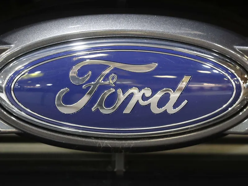 Amerikkalainen Ford kutsuu huoltoon yli puoli miljoonaa autoa konetilassa syttyneiden tulipalojen vuoksi.