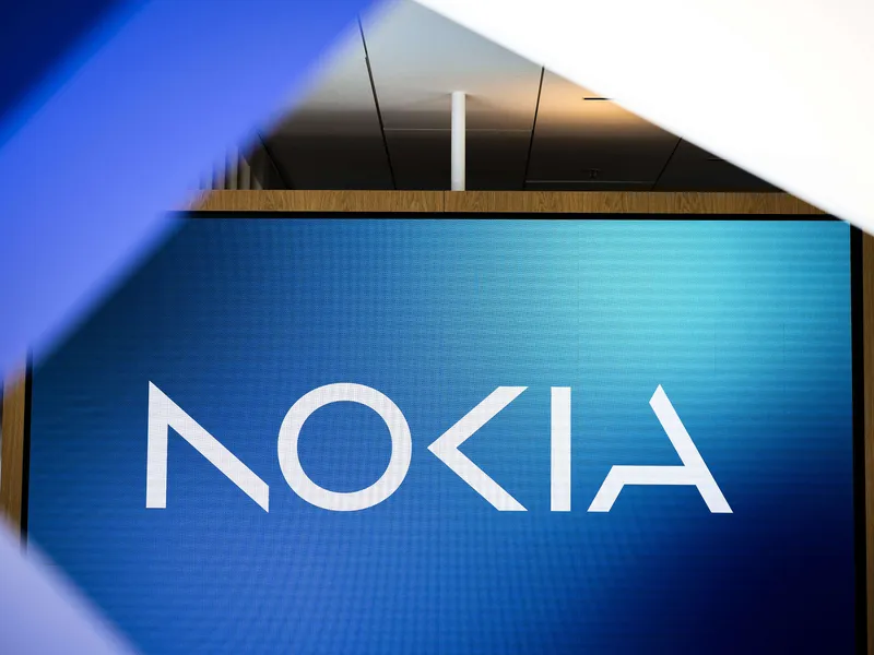 Nokia on muuttanut ilmettään ja tarinaansa saadakseen vajonneeseen osakkeeseen lentoa.
