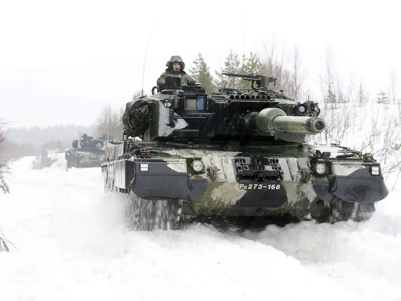 Ukrainan Berliinin suurlähettiläs toivoo, että Saksa ja muut länsimaat voisivat jatkossa toimittaa Ukrainaan myös Leopard-taistelupanssarivaunuja. Kuva Naton Cold Responce -harjoituksesta.