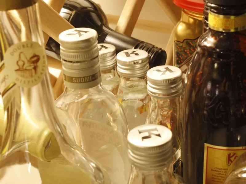 Väitöstutkimus selvitti alkoholin riskikulutuksen vaikutusta tehohoidon tarpeeseen, tehohoitoa vaativan sairauden syyhyn ja vaikeusasteeseen sekä hoidon lopputuloksiin.