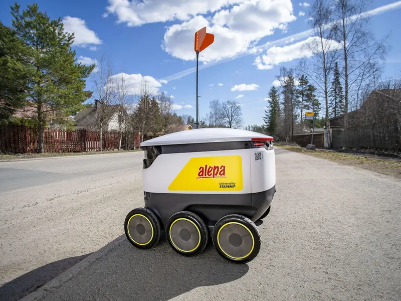 35 kilon painoinen sähköllä toimiva kuljetusrobotti voi liikuttaa yhdeksän kilon painosta ostoksia.