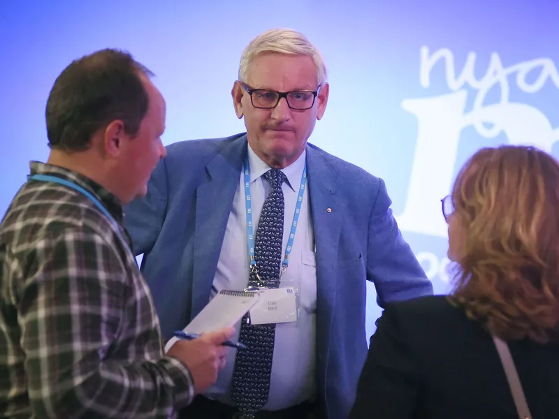 Carl Bildt vertaa Venäjän raportoimaa iskua Mainilan laukausten lavastamiseen, jonka varjolla Venäjä käynnisti talvisodan.