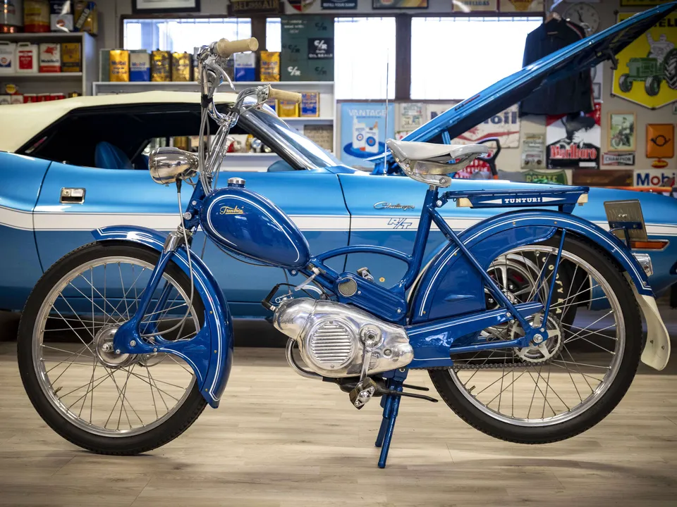 Ensimmäiset Tunturit oli jo rekisteröity kevytmoottoripyöriksi. Museolla on kaikki Tunturin alkupään putkirunkoiset mallit vuosilta 1956–1960.