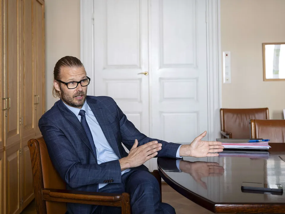 ”Riippuu ideologiasta, millä tavalla julkista taloutta vahvistetaan”, Mika Niemelä, valtiovarainministeriön budjettipäällikkö sanoo.