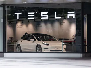 Tesla kehittelee kaikessa hiljaisuudessa toisen polven Model 3-mallia.