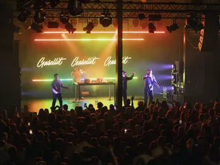Gasellit esiintyi Tavara-asemalla osana Gasellin kyynel -levynsä julkaisu-kiertuetta.