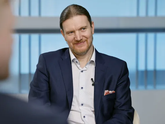 Kehittyville markkinoille aktiivisen vai passiivisen rahaston kautta? – Asiantuntijoilta selvät perustelut