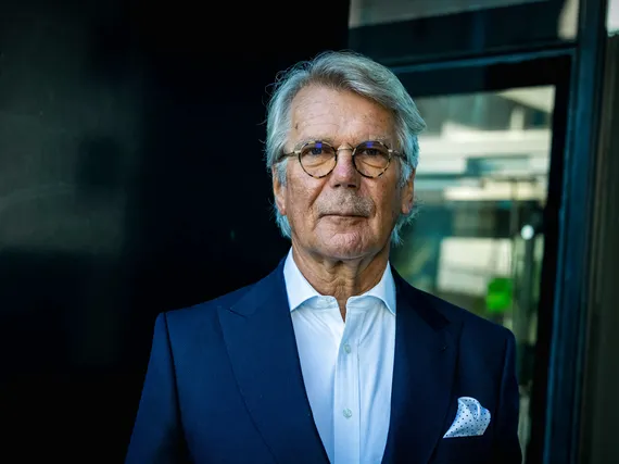 Ihmiset töihin ”vaikka matalammalla palkalla”, vaatii Björn Wahlroos
