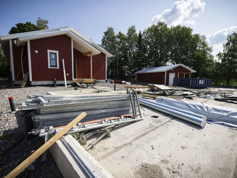 Talovalmistaja Jukkatalon mentyä konkurssiin sen asiakkaiden on itse saatettava rakennusprojektinsa päätökseen.