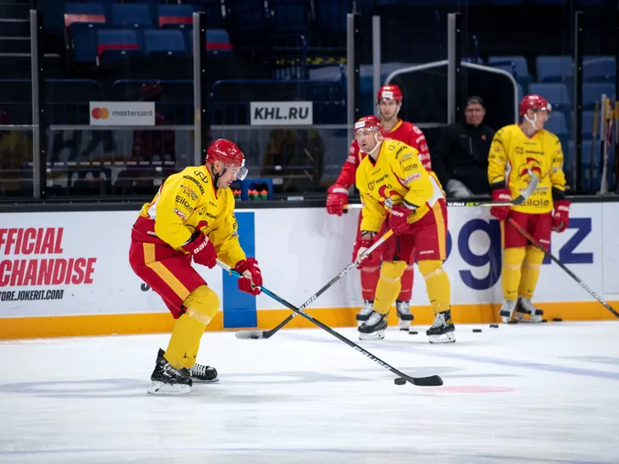 Jokerien pelit KHL:ssä jatkuvat – fanien mielestä liigasta pitäisi ottaa  äkkilähtö | Kauppalehti