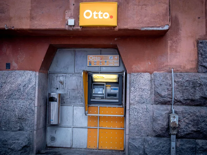 Katukuvasta tutut Otto-automaatit eivät enää pian ole pankkien omistuksessa.