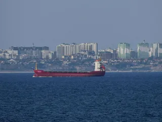 Meritaistelu on olennainen viljakuljetusten takia, mutta Venäjän Mustanmeren laivastolla on valtavan iso merkitys myös sotilaallisesti. Kuvassa alus lähellä Odessan satamaa 3. lokakuuta 2023.