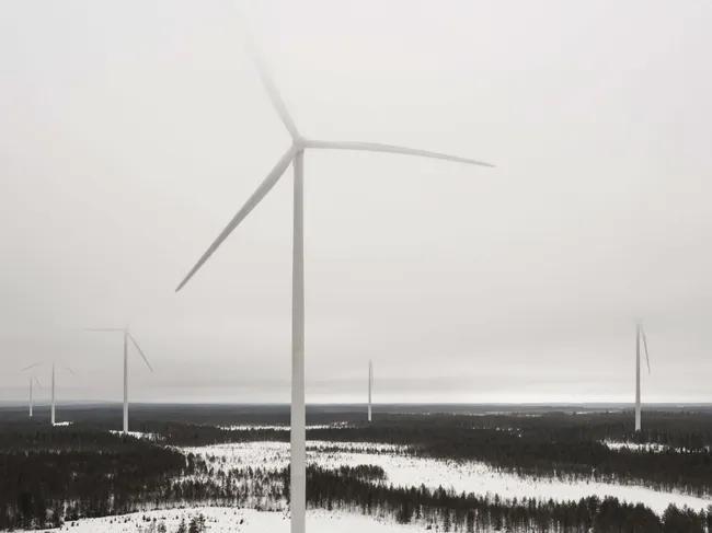 Sähköpulan uhka. Fingrid on varoitellut suomalaisia sähköpulan ja alueellisten sähkökatkojen mahdollisuudesta. Vielä merkittävämmin yhteiskuntaa koettelisi kantaverkon suurhäiriö. Kai Tirkkonen
