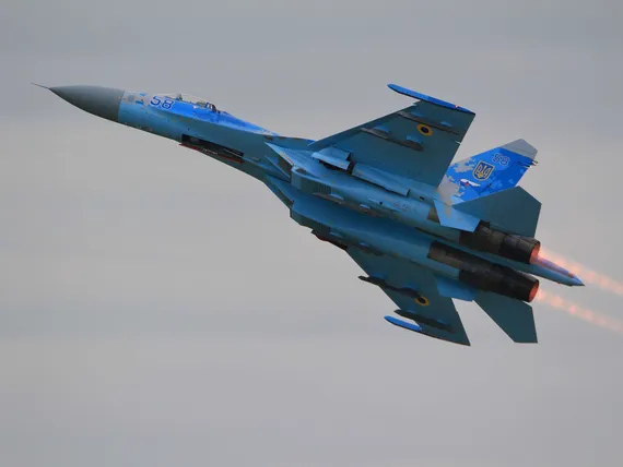 ”Ilmatorjunta romahtamassa” – Ukraina pommittaa Su-27-hävittäjillä Venäjää Venäjän omasta ilmatilasta käsin