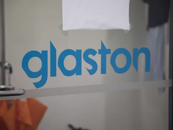 Glastonin tilauskertymä vajosi liki neljänneksen – Tuloskunto heikkeni selvästi