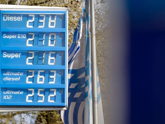 ”Maailmantalous on suuressa vaarassa” – Nyt varoitetaan ”Pandoran lippaan” avaamisesta