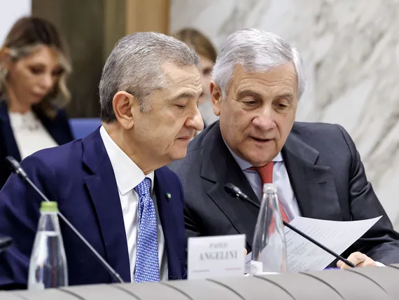 Nyt lausuttiin todella suorat sanat Donald Trumpin iskusta: ”Kaikki varoitusvalot vilkkuvat punaisena” – Yksi euromaa kyntää jo syvällä