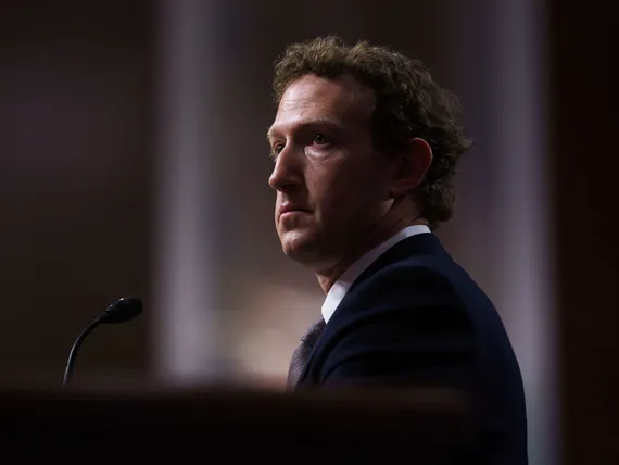 ”Tekee sillä paljon rahaa” – Nyt vaaditaan kovaa toimenpidettä somejätiltä