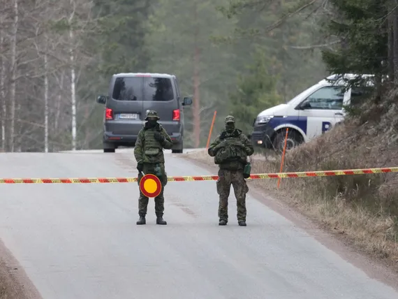 Vaaratiedotteet: Mitä tehdä, jos Suomen viranomaiset varoittavat drooneista? – Tässä perusohje