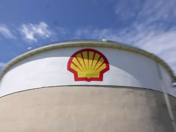 Europörssit nousussa – Shell kiistää BP-spekulaatiot