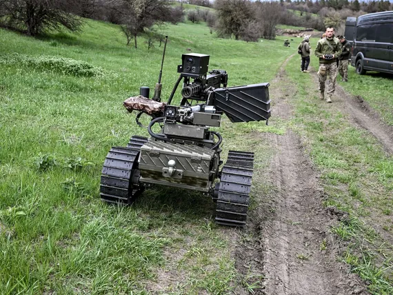 Ukraina aikoo korvata ihmisiä roboteilla sodan etulinjassa