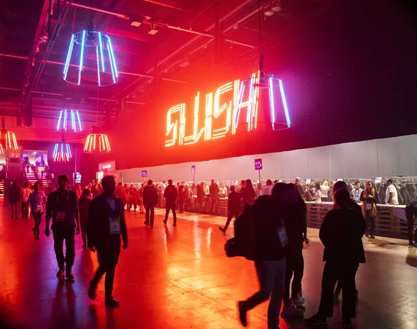 Slush on kerännyt Helsingin Messukeskukseen viime vuosina noin 25 000 osallistujaa ympäri maailmaa.