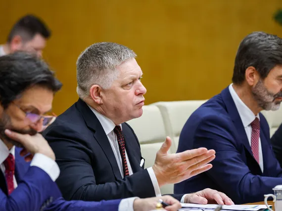 Nato-maan johtaja haluaa Venäjän juhliin – Baltian mailta kapuloita rattaisiin