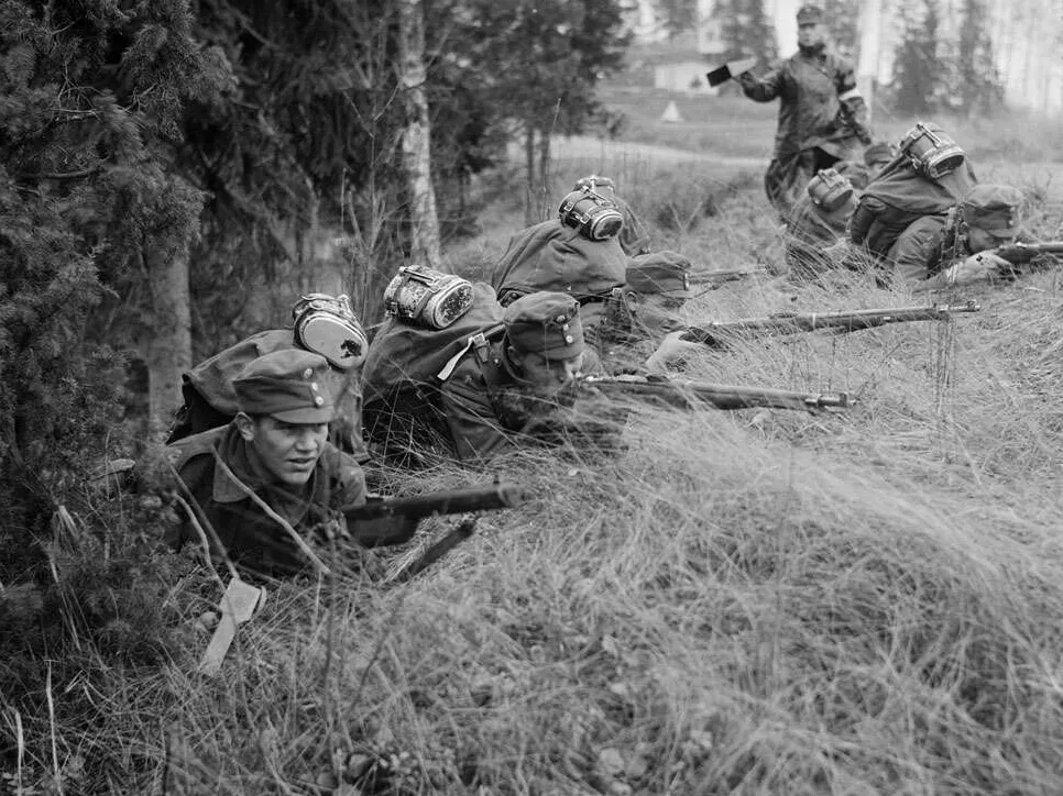 Harhaluulo Sodista – Esimerkkeinä Talvi- Ja Jatkosota | Uusi Suomi