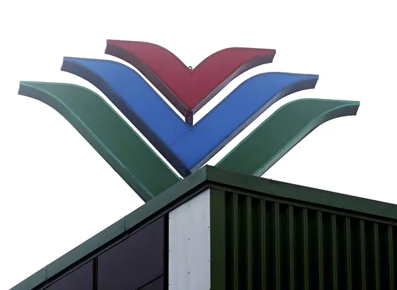 14 tuuman iso musta kukko