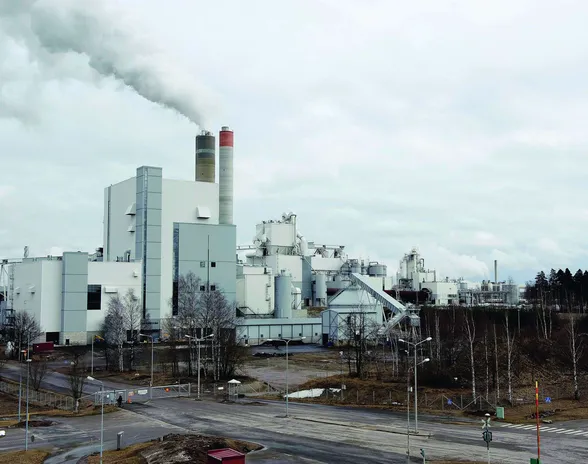 Kaukaan Voiman biovoimalaitos tuottaa suuren osa Lappeenrannan kaupungin kaukolämmöstä. Polttoaineinaan laitos käyttää purua, kuorta ja vanerin syrjähaketta sekä metsätähteistä kuten risuja ja kantoja.