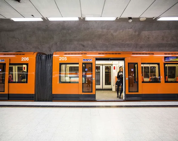 Helsingin käräjäoikeus punnitsee, oliko Helsingin kaupungilla perusteet purkaa Siemensin kanssa tehdyt
                              sopimukset metron automatisoinnista.