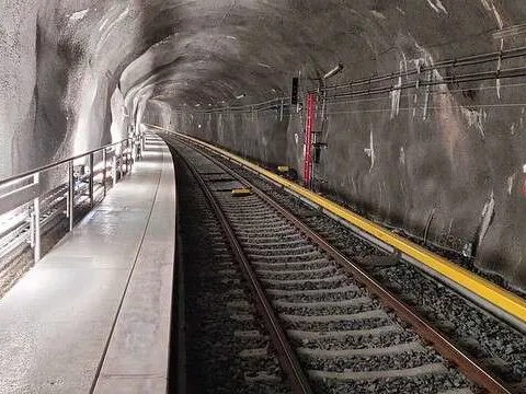 Rakenteilla olevalla metrolinjalla tehtiin heinäkuussa ensimmäiset koeajot metrojunilla.