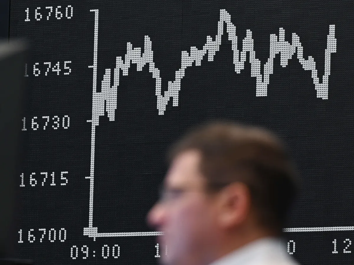 STOCK EXCHANGE: A fragmented opening in Europe