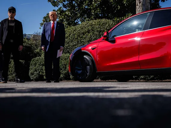 Tuore raportti: Tesla-uskolliset jättivät joukolla entisen ihanne-brändinsä