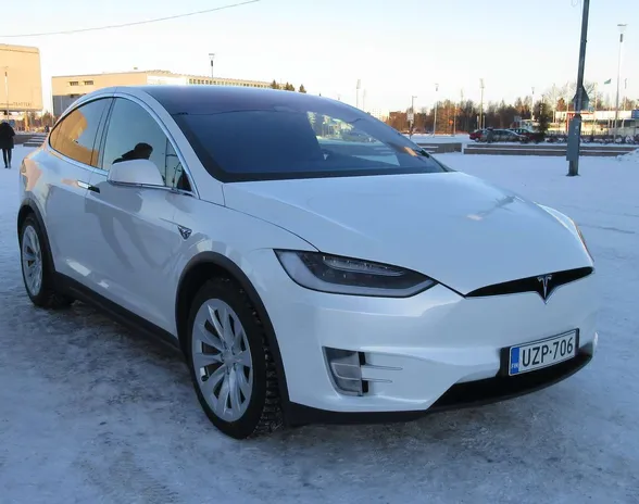 Tesla esittelyssä Oulussa vuonna 2017.