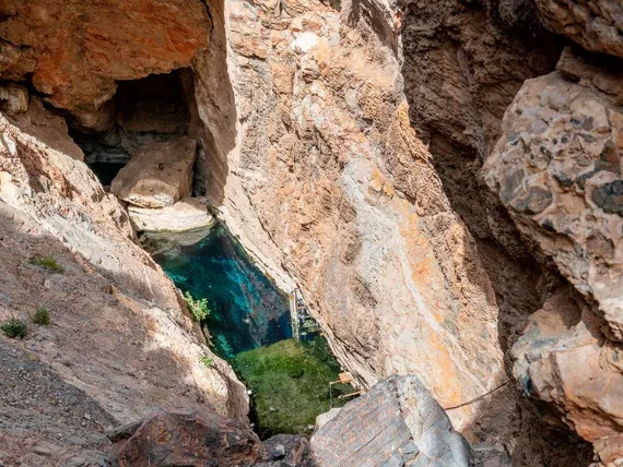 Tämän 180 metriä syvän 