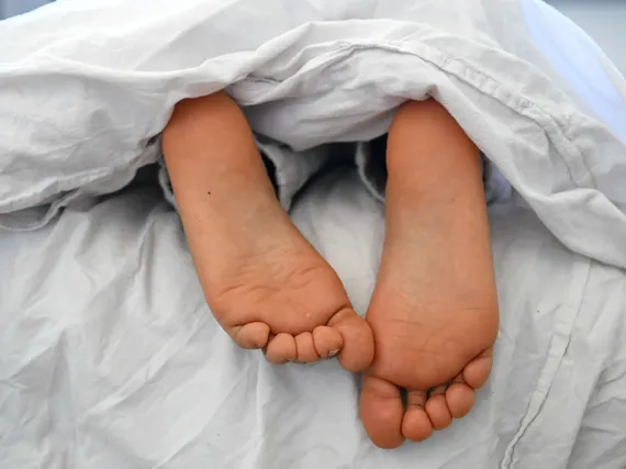 Tämän jokailtaisen vaivan tulisi soittaa hälytyskelloja: ”Moni ei osaa sanallisesti kuvailla oireitaan” – Hoito usein pielessä