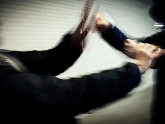 Karu havainto väkivallasta Suomessa: Tämä ryhmä kärsii yli puolet kasvomurtumista pahoinpitelyissä