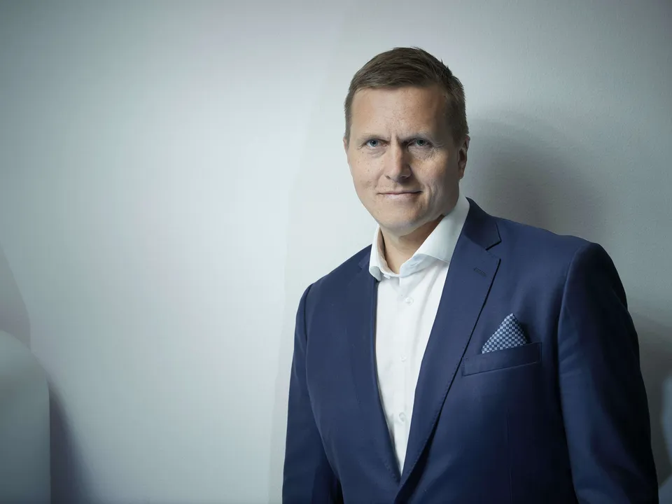 Heikki Haasmaa aloitti Sitowisen toimitusjohtajana keväällä 2022. Sitä ennen hän työskenteli 20 vuotta Koneen eri johtotehtävissä ja johti viimeiset 5,5 vuotta yhtiön globaalia huoltoliiketoimintaa.