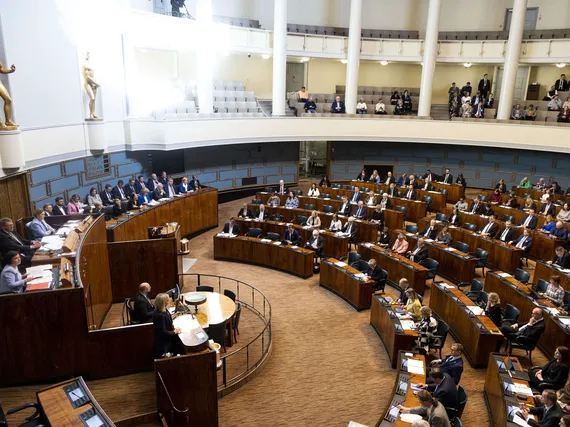 Eduskunta antoi sinettinsä Suomen Nato-jäsenyydelle – Seitsemän äänesti  sopimusta vastaan | Kauppalehti
