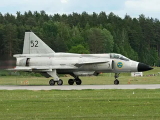 Saab 37 Viggen -hävittäjä oli ajateltu ruotsalaisten ydinaseiden kuljettajaksi.