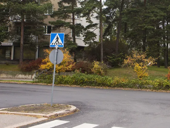 Poliisi kypsyi: Onko tämä liikennemerkki yhtään tuttu? | Uusi Suomi