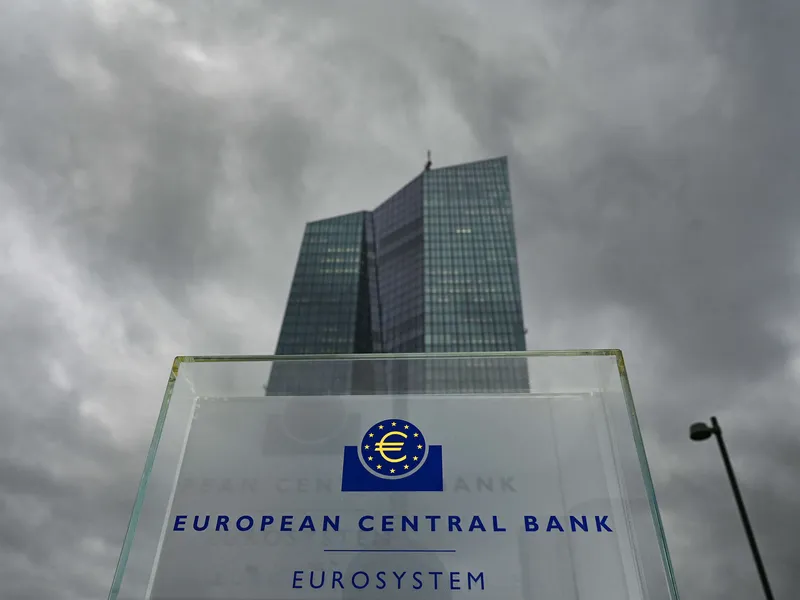 EKP nosti torstaina ohjauskorkojaan odotetusti puolella prosenttiyksiköllä. Talletuskorko on nyt 14 vuoden huipussaan 2,50 prosentissa.