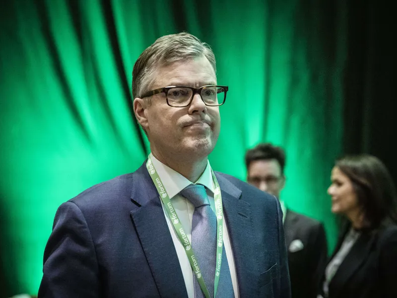 Toimitusjohtaja Markus Rauramo sai vastata osakkeenomistajien kysymyksiin ylimääräisessä yhtiökokouksessa marraskuussa.